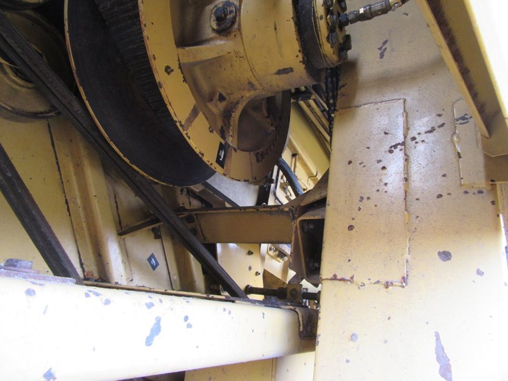 new-holland-tr96-image-29