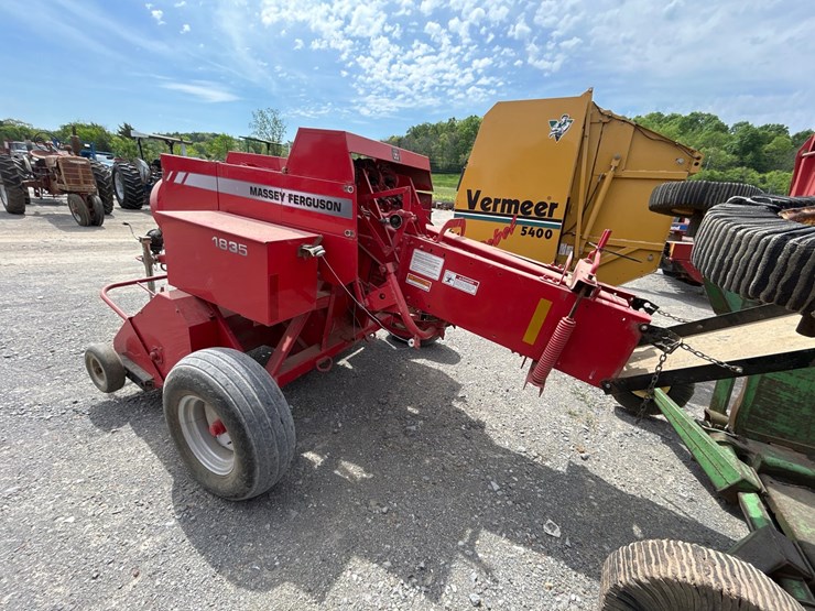 massey-ferguson-1835-image-4