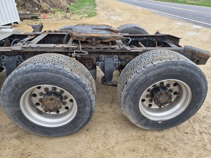 2000-caterpillar-c12-image-10