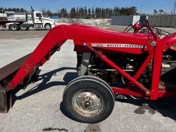 massey-ferguson-135-image-35