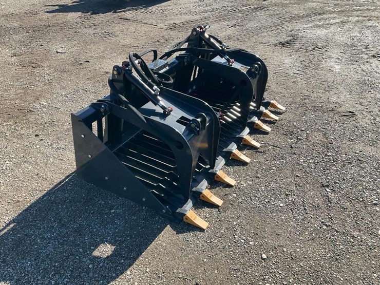 #1378-•-landhoner-skid-steer-grapple-bucket-image-3