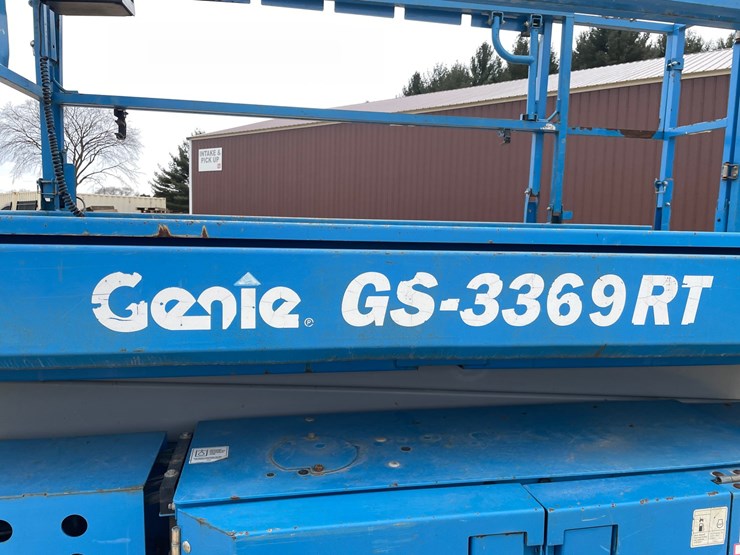 #7514-•-(s-2)-2012-genie-3369-rough-terrain-scissor-lift-image-9