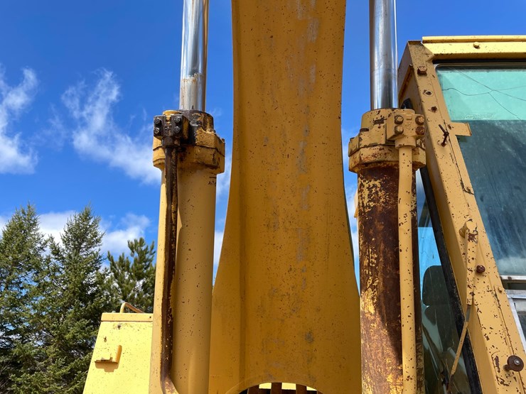 caterpillar-225-image-15