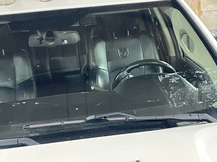 2012-dodge-3500-image-110