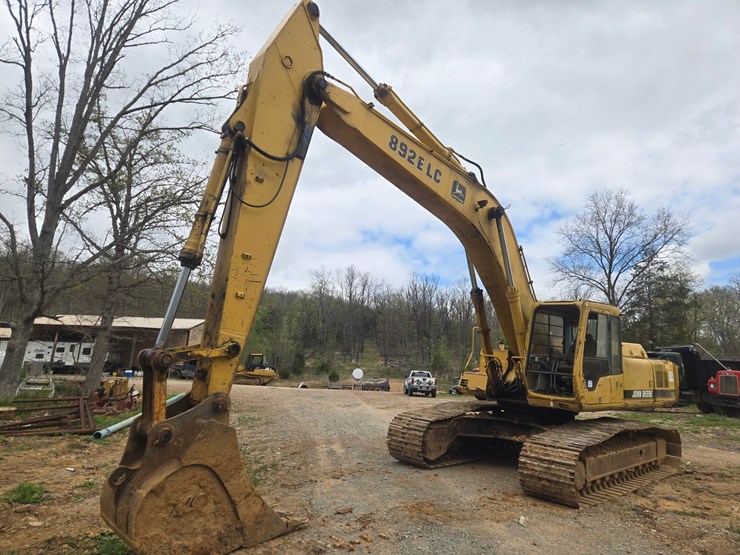 deere-892e-lc-image-1