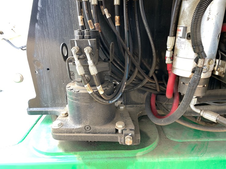 2016-jlg-400s-image-69