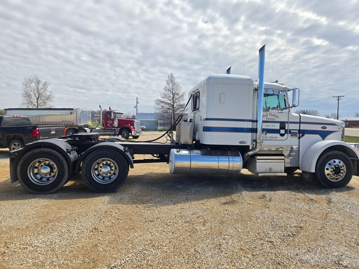 1996-peterbilt-377-image-22
