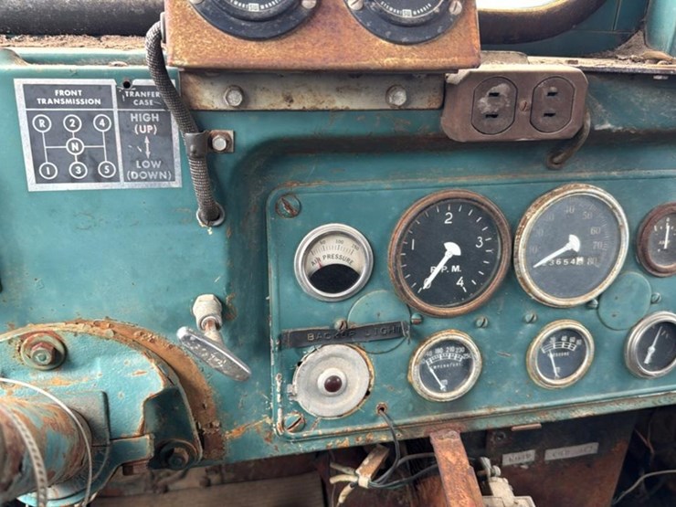 1969-caterpillar-3208-image-22