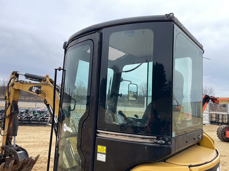 2014-caterpillar-303.5-image-19