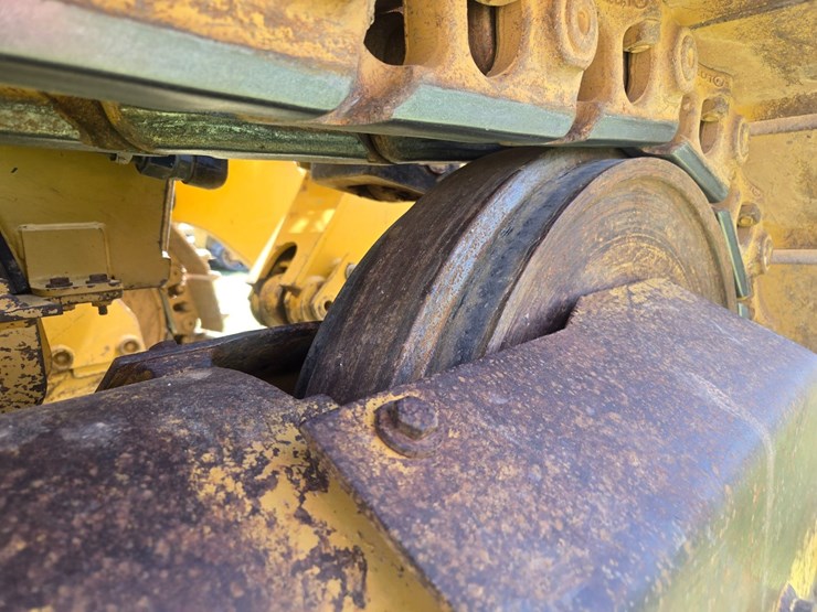 2014-caterpillar-953d-image-64