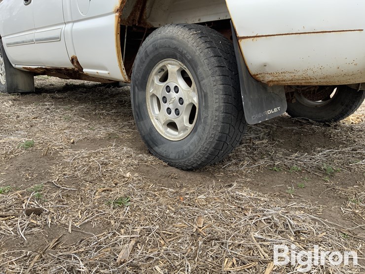 2004-chevrolet-silverado-1500-image-18