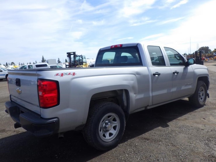 2017-chevrolet-1500-image-3