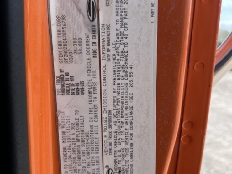 2007-sterling-l9500-image-46