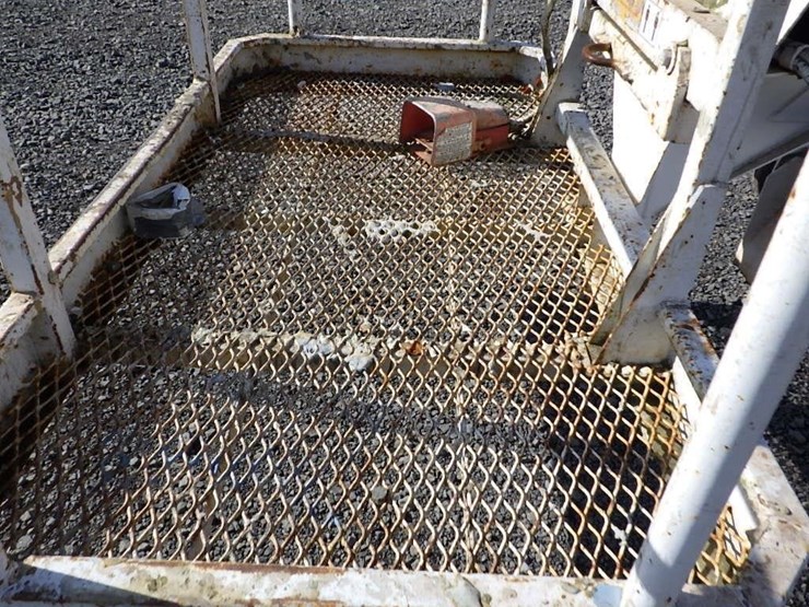 snorkel-a42r-telescopic-boom-lift-image-26