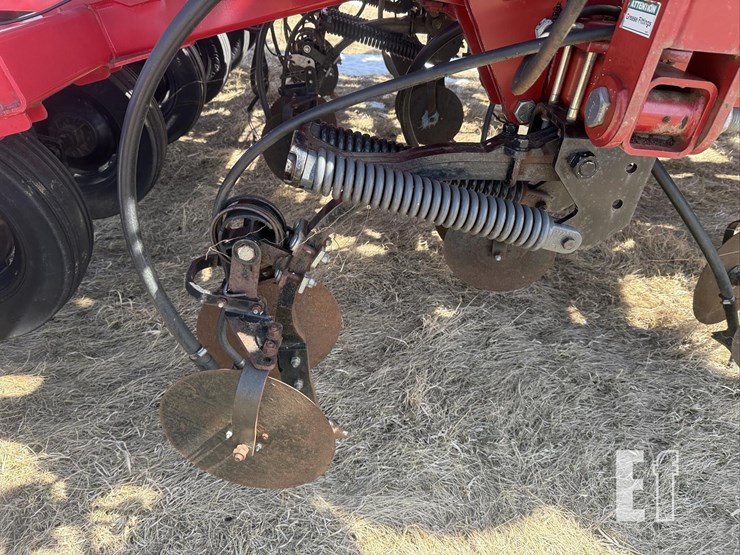 2011-case-ih-3430-image-60