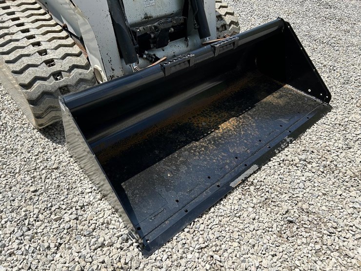 74"-low-pro-skid-steer-bucket-image-3