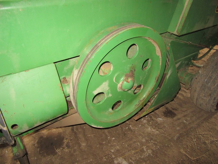 john-deere-336-image-5