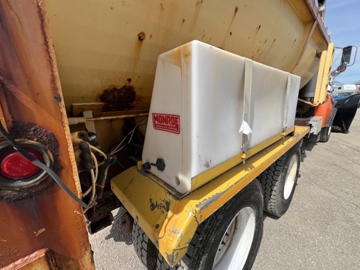 2007-sterling-l9500-image-23