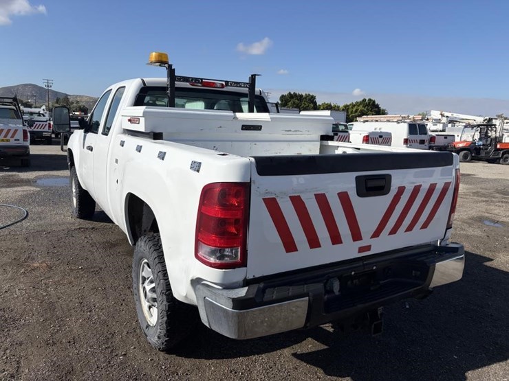 2012-gmc-sierra-3500-image-4