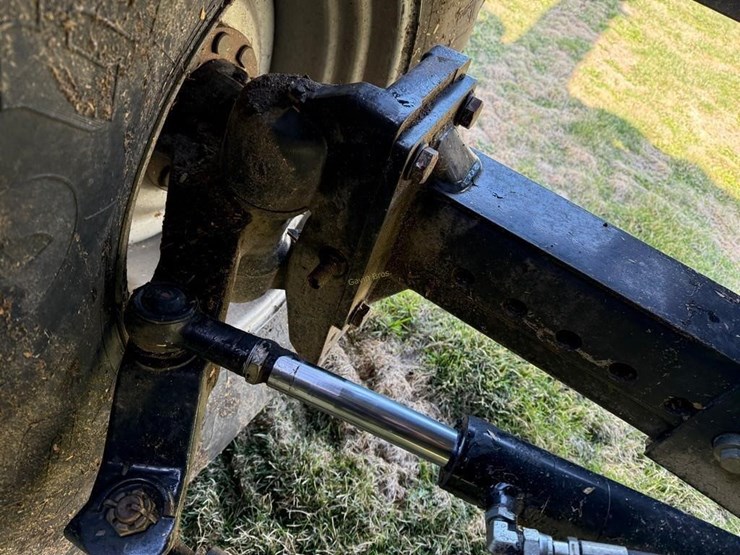 2014-case-ih-8230-image-24