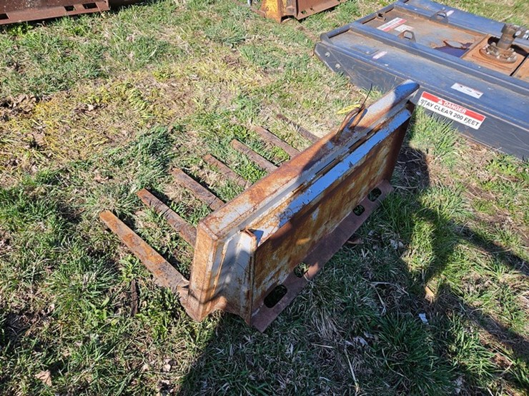 #556-•-54"-manure-tine-bucket-image-3