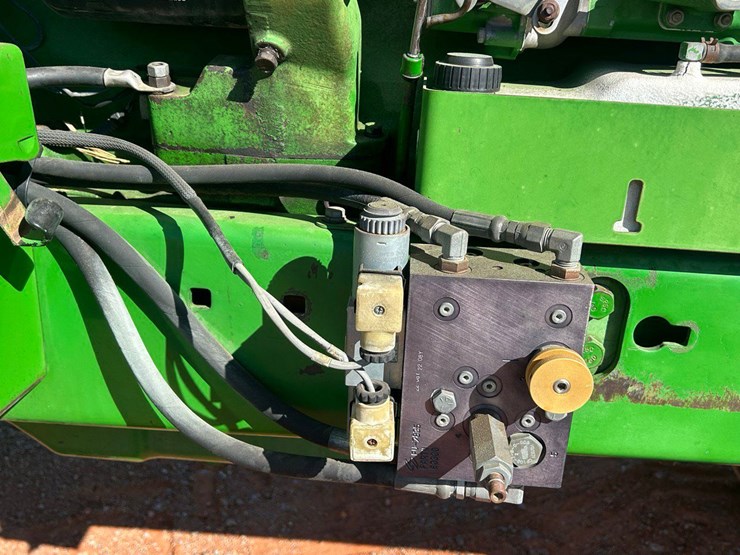 1989-john-deere-4755-image-34