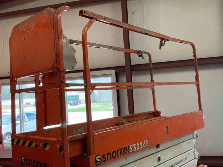 #404-•-2019-snorkel-26'-scissor-lift-image-18