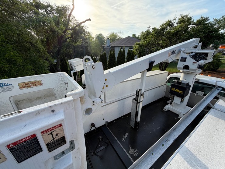 2011-ford-f450-image-8