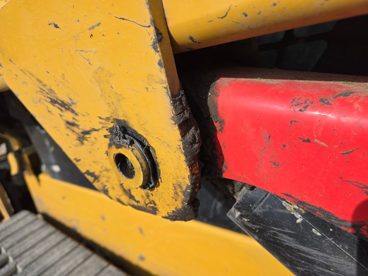 2019-caterpillar-259d3-image-26