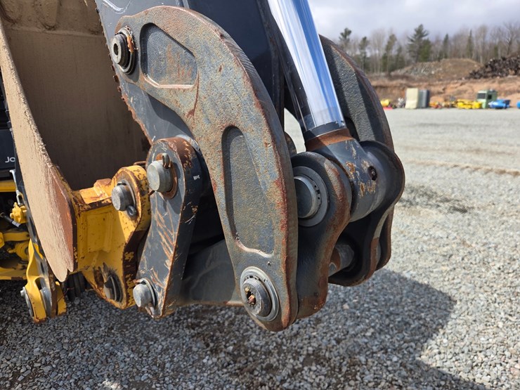 2019-deere-310-image-37