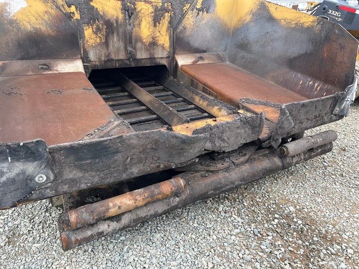 caterpillar-ap-600d-image-12