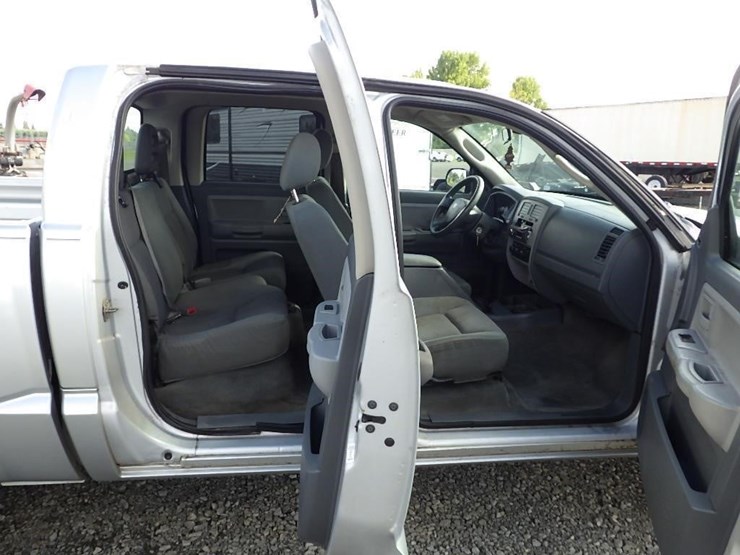 2005-dodge-dakota-image-18