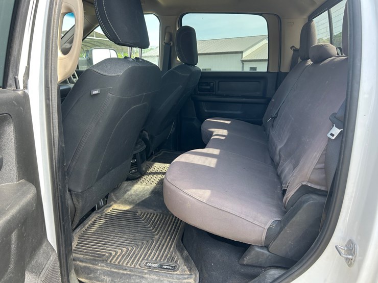 2020-dodge-3500-image-9