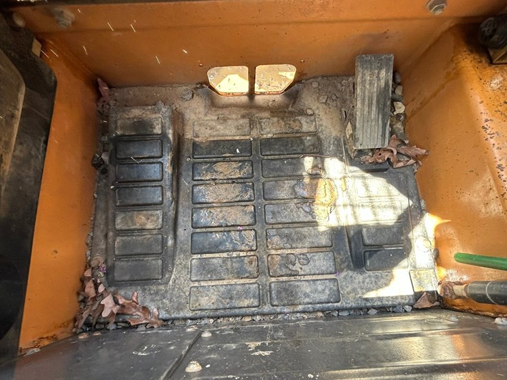 2019-case-tr270-image-49