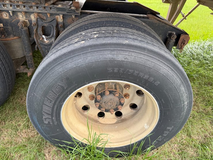 2000-international-9200-image-6