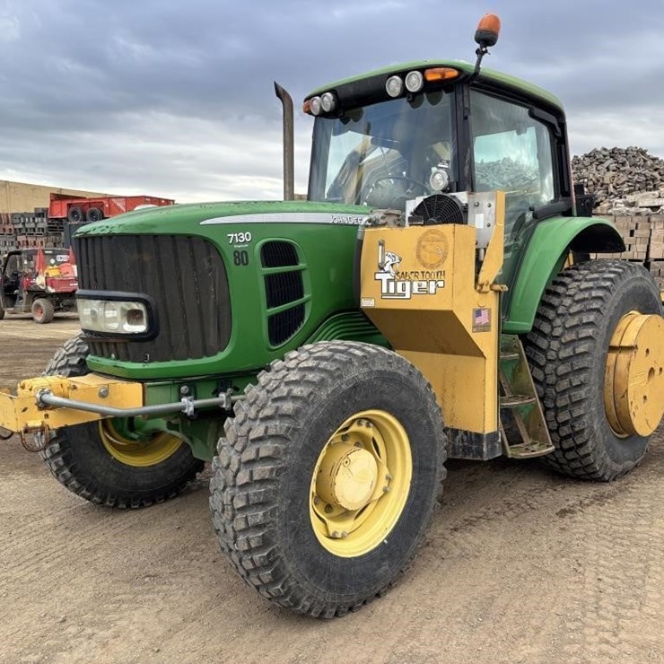 2008 JOHN DEERE 7130