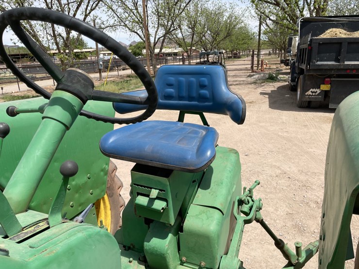 john-deere-3010-image-14