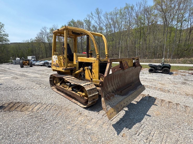 caterpillar-d4c-image-3