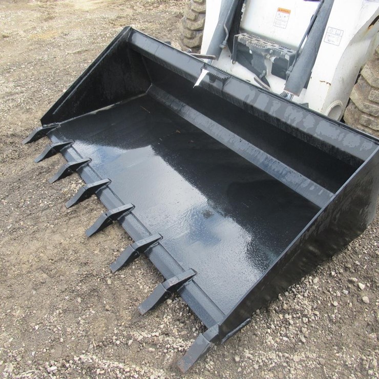Wildcat 80" Skid Steer Tooth Bucket