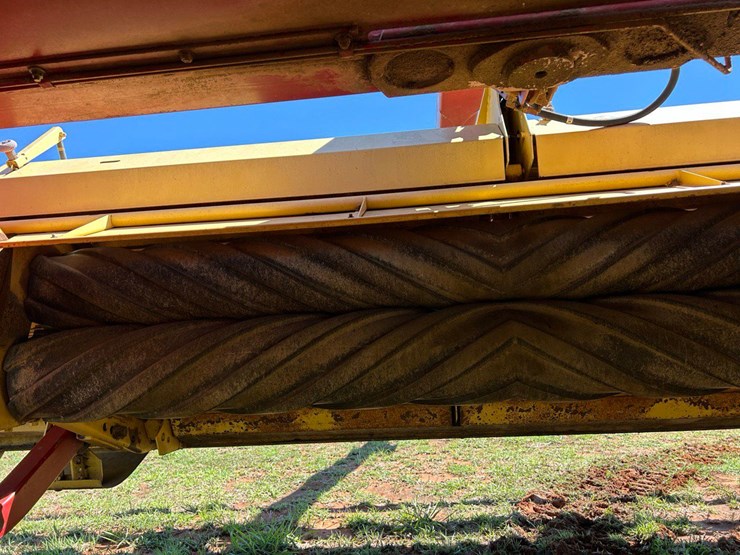 new-holland-1475-image-5