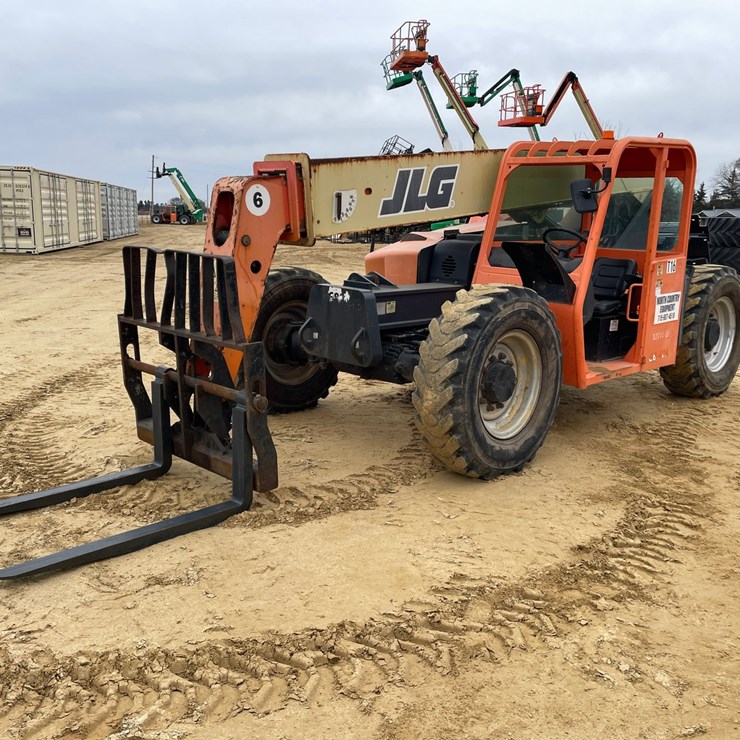 2012 JLG G6-42A