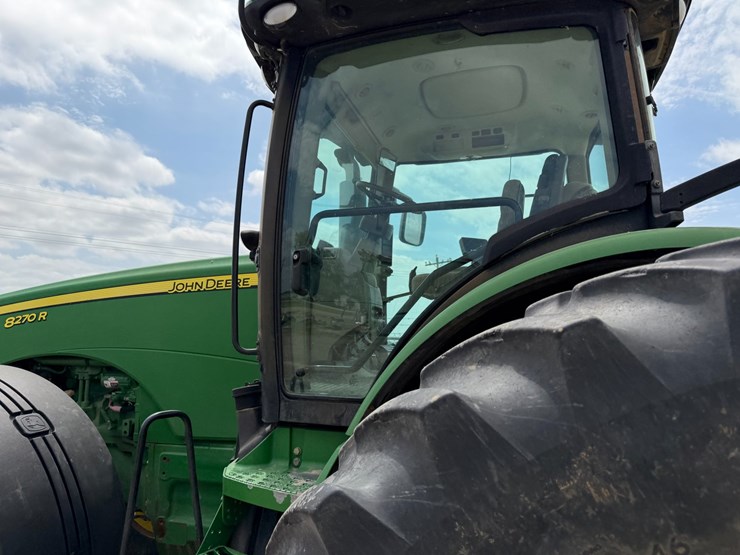 2010-john-deere-8270r-image-28