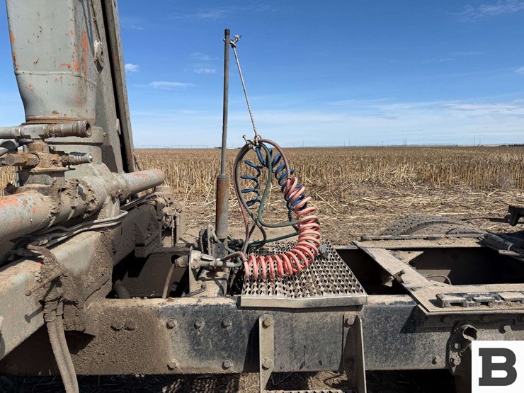 1990-peterbilt-377-image-14