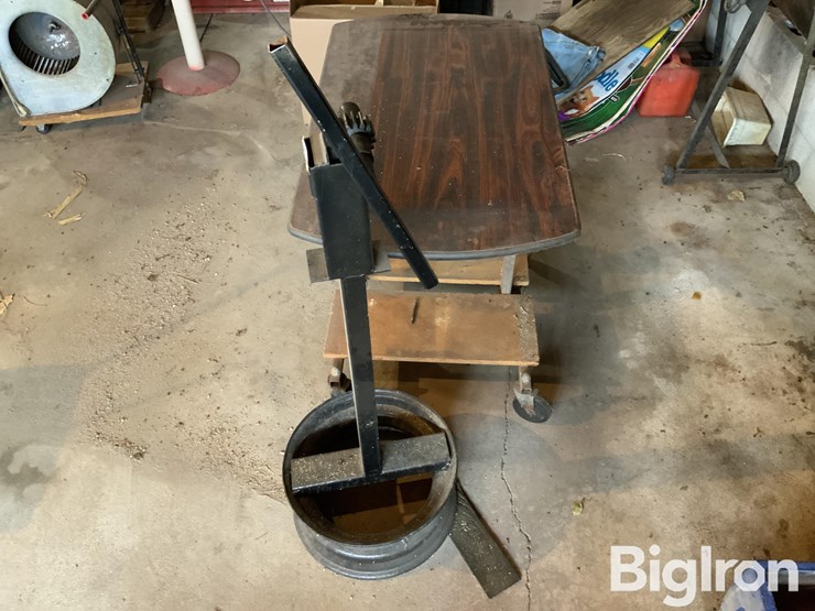 can-crusher-&-table-image-8