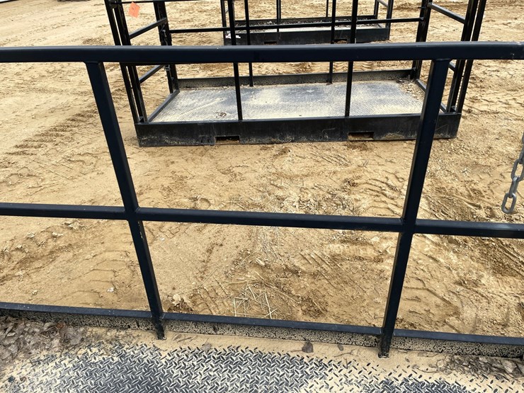 #7534-•-8'-work-platform-with-fork-pockets-image-13