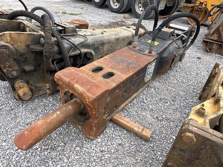 caterpillar-330-image-2