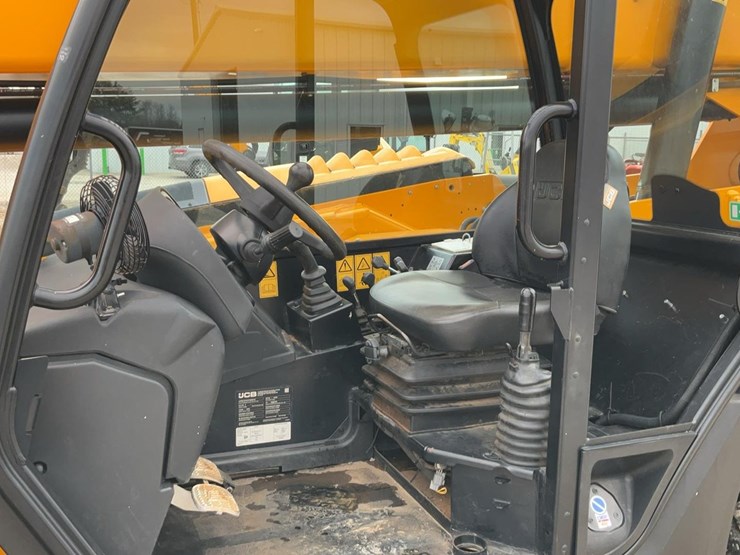 2022-jcb-510-56-image-19