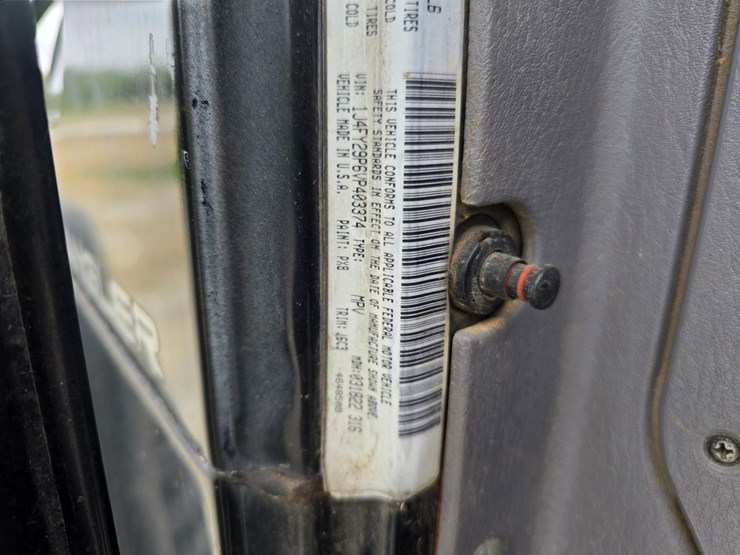 1997-jeep-wrangler-image-30