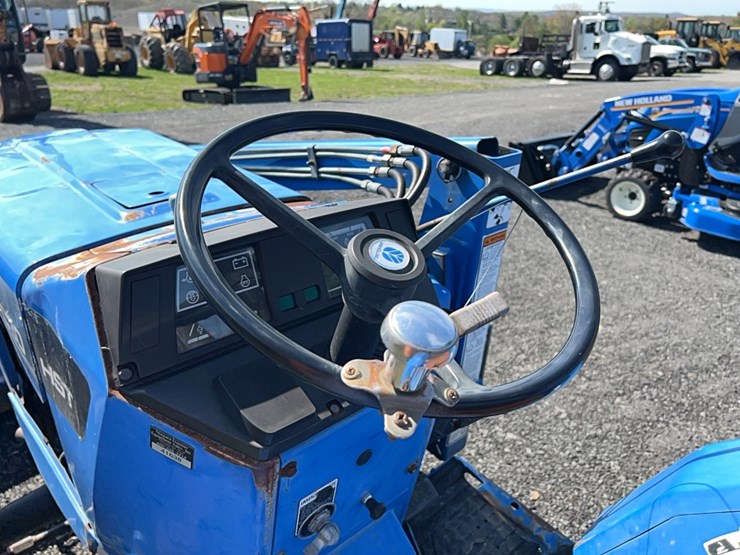 new-holland-tc30-image-6