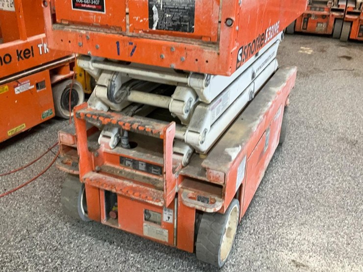 #423-•-2019-snorkel-19'-scissor-lift-image-11